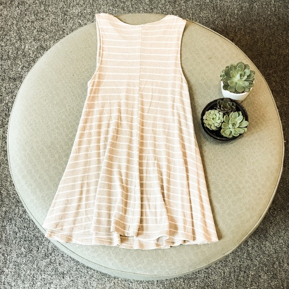 Tan and white striped sleeveless dress - Picture 4 of 4